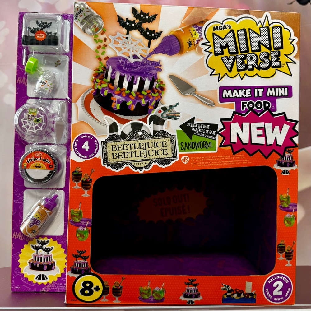 2024 Miniverse Halloween Beetlejuice Display box